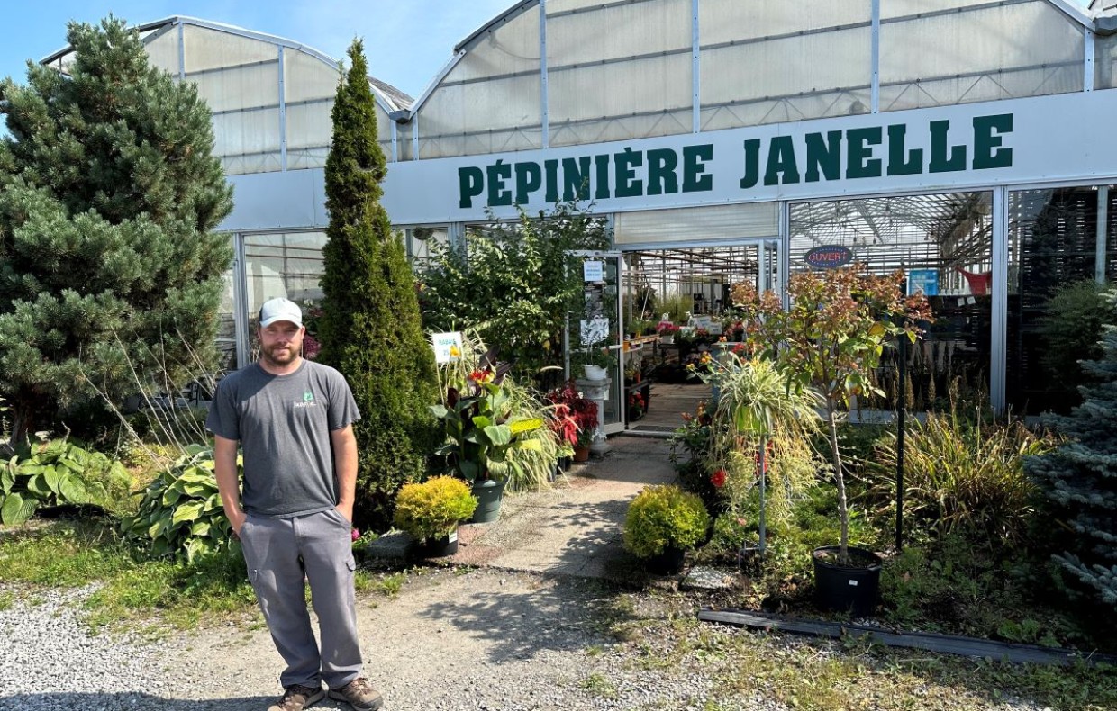 Propriétaire de la Pépinière Janelle, Éric Janelle